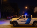 Vecino del terror: vidrios rotos y machete en mano