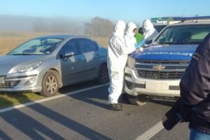Hallan a joven muerto en auto sobre ruta 63