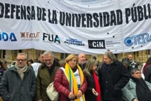 Paro universitario al estilo Tumberos: vuelta sin clase