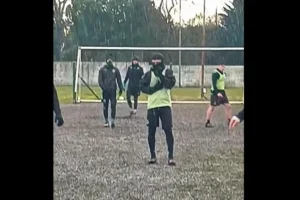 ¡Entrenamiento bajo cero! Kimberley se planta bajo la nieve