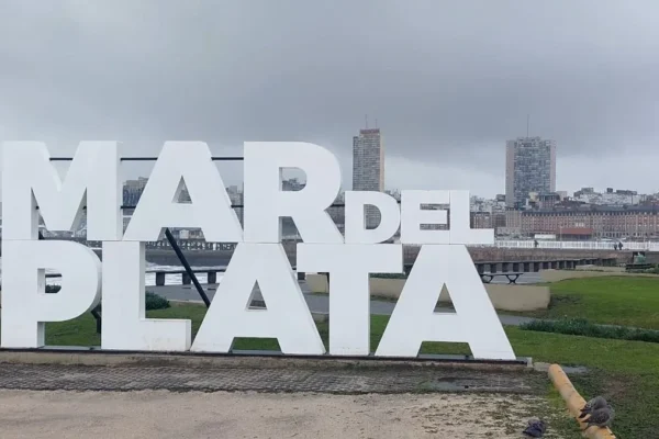 Miércoles en MDP: Termos y 11 grados
