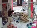 Choque con Croma incluido: un ‘farolito’ desafortunado