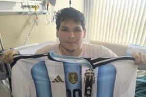 Joven de 20 años necesita ayuda para combatir leucemia